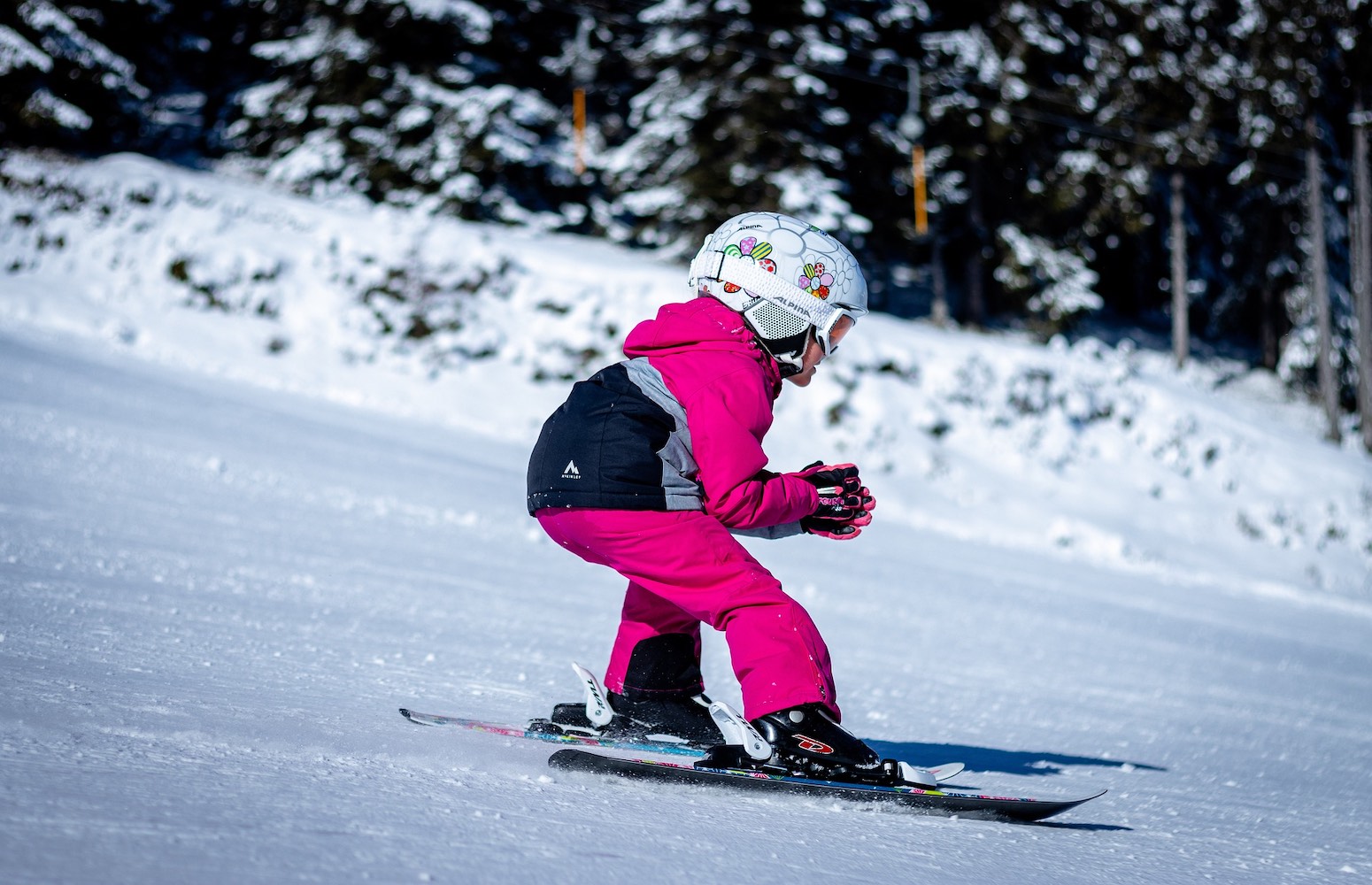 niña esquiando masella españa